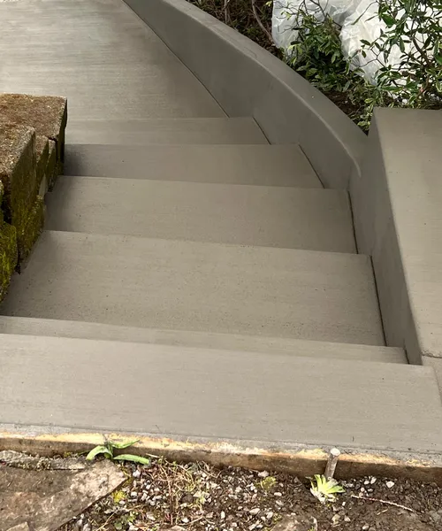 Broom Finish Steps ,retaining Wall And Patio, Integral Concrete Color in Mercer Island 